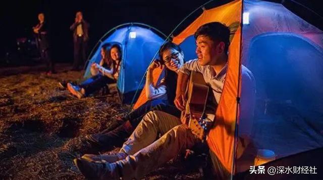 篷大军：年轻人开始对坐地起价说不！pg电子免费试玩模拟器景区外的帐(图3)